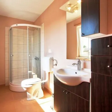 Wunderschoenes In Mit Privatem Pool By Interhome