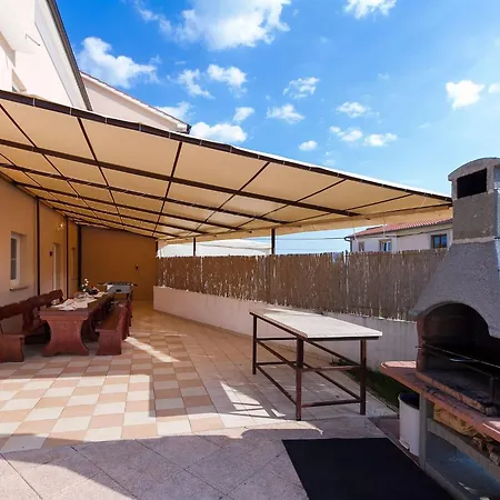 Wunderschoenes In Mit Privatem Pool By Interhome بيت للعطل Cere